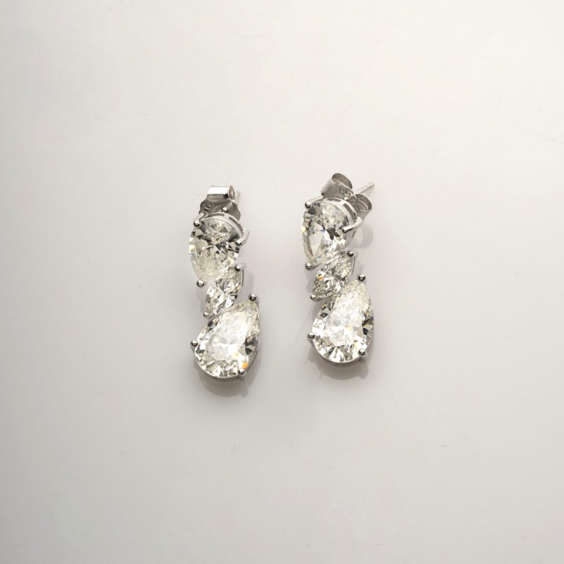 Gutta Moissanite Earrings